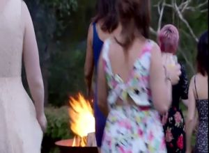 Симпатичные шведки устроили голый пикник